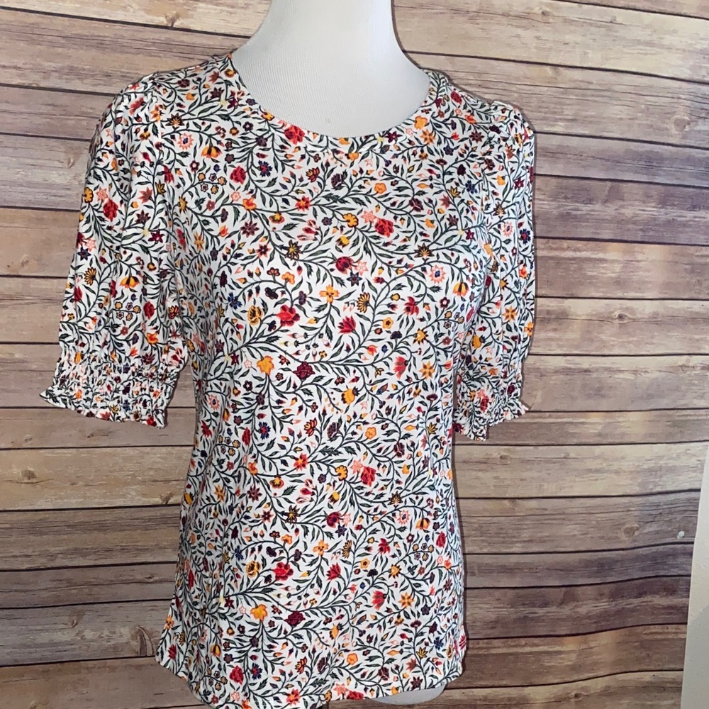 NWT Ann Taylor Top With Ruching Detail On Sleeves